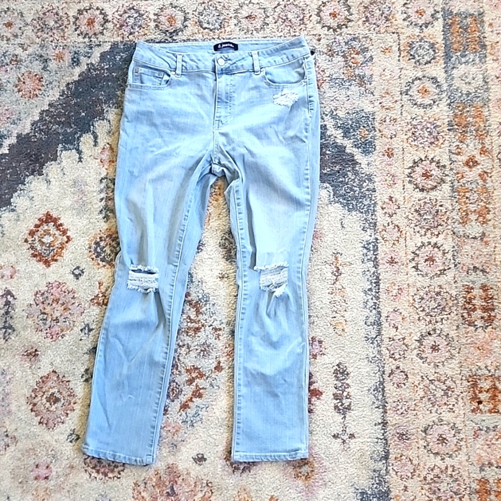 D. Jeans Faded Blue Jeans